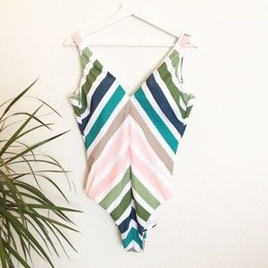 NWOT Raisins Curve Sonora One Piece Swimsuit